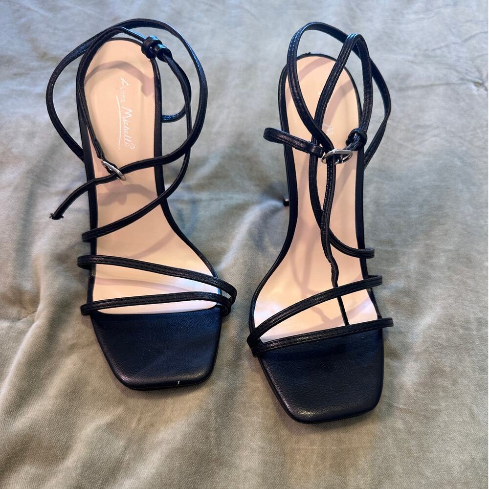 Anne Michelle Black Leather Strappy Sandal Heels 6